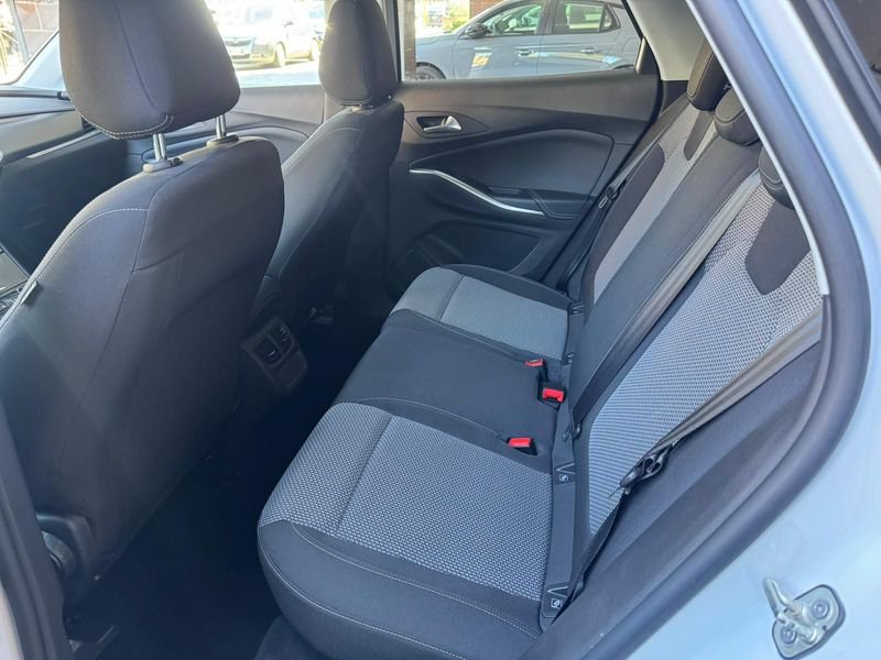 https://cdn-dk.caraffinity.it/dealer/datafiles/vehicle/images/800/32954/r8eFRNjva1VYXrTF.jpeg?opacity=0&size=30&position=BOTTOM_LEFT&border=0&watermark=%2Fdealer%2Fdatafiles%2Fvehicle%2Fimages%2Fwatermark%2F32954%2F59948587-165d-4d71-b051-089e3253b7a7.png