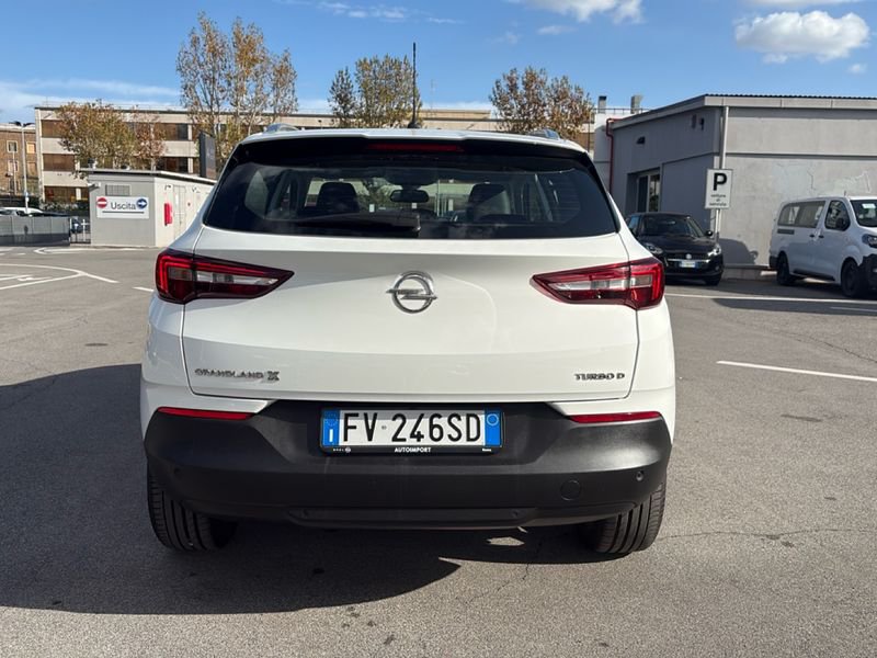 https://cdn-dk.caraffinity.it/dealer/datafiles/vehicle/images/800/32954/rmI6qvfQoaEs7Ema.jpg?opacity=0&size=30&position=BOTTOM_LEFT&border=0&watermark=%2Fdealer%2Fdatafiles%2Fvehicle%2Fimages%2Fwatermark%2F32954%2F59948587-165d-4d71-b051-089e3253b7a7.png