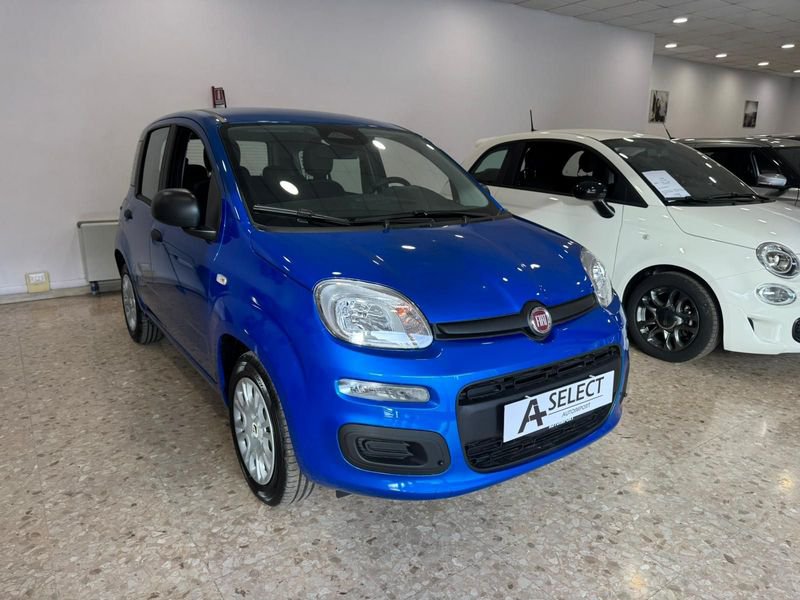 https://cdn-dk.caraffinity.it/dealer/datafiles/vehicle/images/800/32954/sPFgzxontUEVC6uX.jpeg?opacity=10&size=20&position=BOTTOM_RIGHT&border=0&watermark=%2Fdealer%2Fdatafiles%2Fvehicle%2Fimages%2Fwatermark%2F32954%2F775f2d5d-ef44-4a55-8370-84cbc0998b87.png