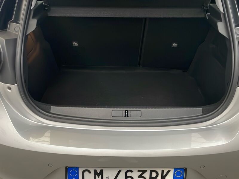 https://cdn-dk.caraffinity.it/dealer/datafiles/vehicle/images/800/32954/sq5hQP8BUB9FAzgz.jpg?opacity=0&size=30&position=BOTTOM_LEFT&border=0&watermark=%2Fdealer%2Fdatafiles%2Fvehicle%2Fimages%2Fwatermark%2F32954%2F59948587-165d-4d71-b051-089e3253b7a7.png