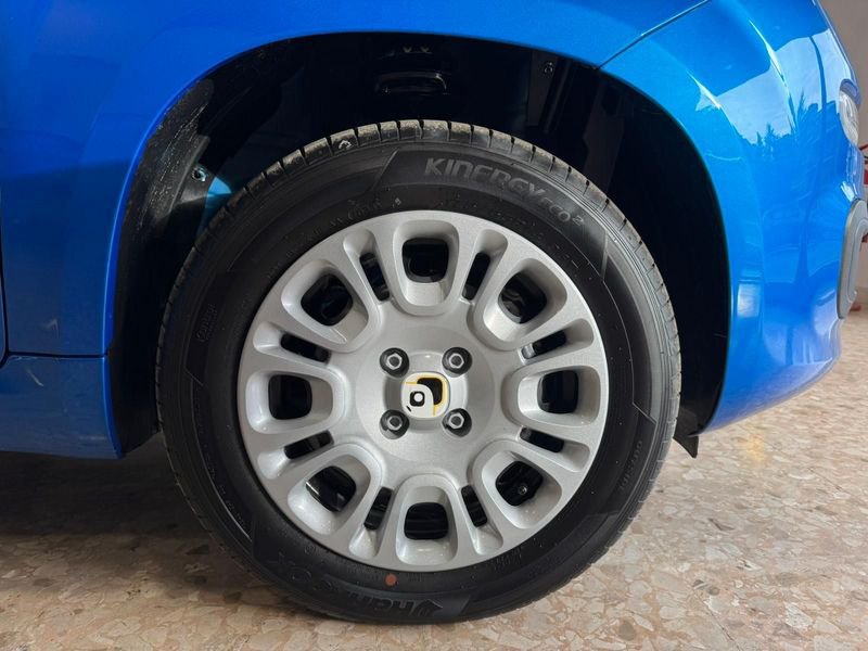 https://cdn-dk.caraffinity.it/dealer/datafiles/vehicle/images/800/32954/uUXtUvLmuOZjapyP.jpeg?opacity=10&size=20&position=BOTTOM_RIGHT&border=0&watermark=%2Fdealer%2Fdatafiles%2Fvehicle%2Fimages%2Fwatermark%2F32954%2F775f2d5d-ef44-4a55-8370-84cbc0998b87.png
