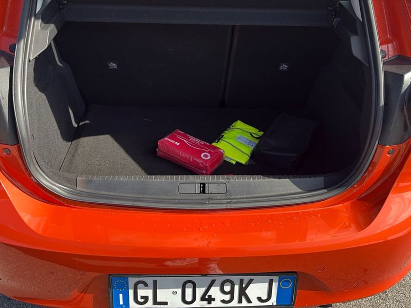 https://cdn-dk.caraffinity.it/dealer/datafiles/vehicle/images/800/32954/wt3XFtpv2yBoKdWI.jpg?opacity=0&size=30&position=BOTTOM_LEFT&border=0&watermark=%2Fdealer%2Fdatafiles%2Fvehicle%2Fimages%2Fwatermark%2F32954%2F59948587-165d-4d71-b051-089e3253b7a7.png