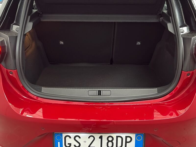 https://cdn-dk.caraffinity.it/dealer/datafiles/vehicle/images/800/32954/xAQ1wGLe215c9OyC.jpg?opacity=0&size=30&position=BOTTOM_LEFT&border=0&watermark=%2Fdealer%2Fdatafiles%2Fvehicle%2Fimages%2Fwatermark%2F32954%2F59948587-165d-4d71-b051-089e3253b7a7.png