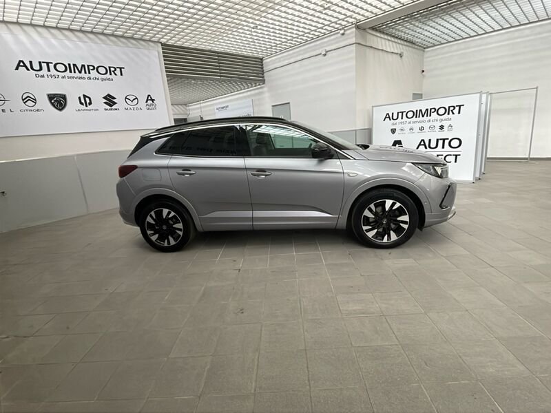 https://cdn-dk.caraffinity.it/dealer/datafiles/vehicle/images/800/32954/xT9WoDndr46wCGNR.jpg?opacity=0&size=30&position=BOTTOM_LEFT&border=0&watermark=%2Fdealer%2Fdatafiles%2Fvehicle%2Fimages%2Fwatermark%2F32954%2F59948587-165d-4d71-b051-089e3253b7a7.png