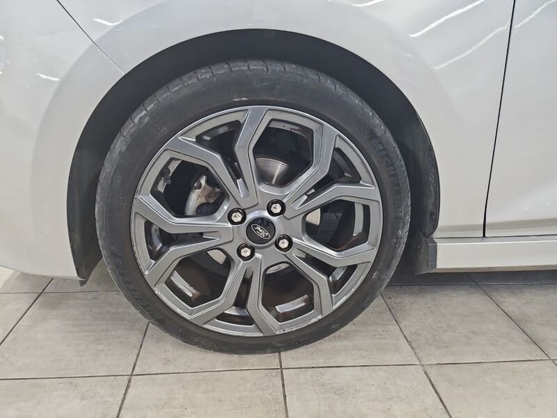 https://cdn-dk.caraffinity.it/dealer/datafiles/vehicle/images/800/34532/1ZnDB3XwU5vlgg0Q.jpg?opacity=20&size=16&position=TOP_LEFT&border=8&watermark=%2Fdealer%2Fdatafiles%2Fvehicle%2Fimages%2Fwatermark%2F34532%2F716c528d-f67b-4feb-9b17-395e3ff9cab9.png