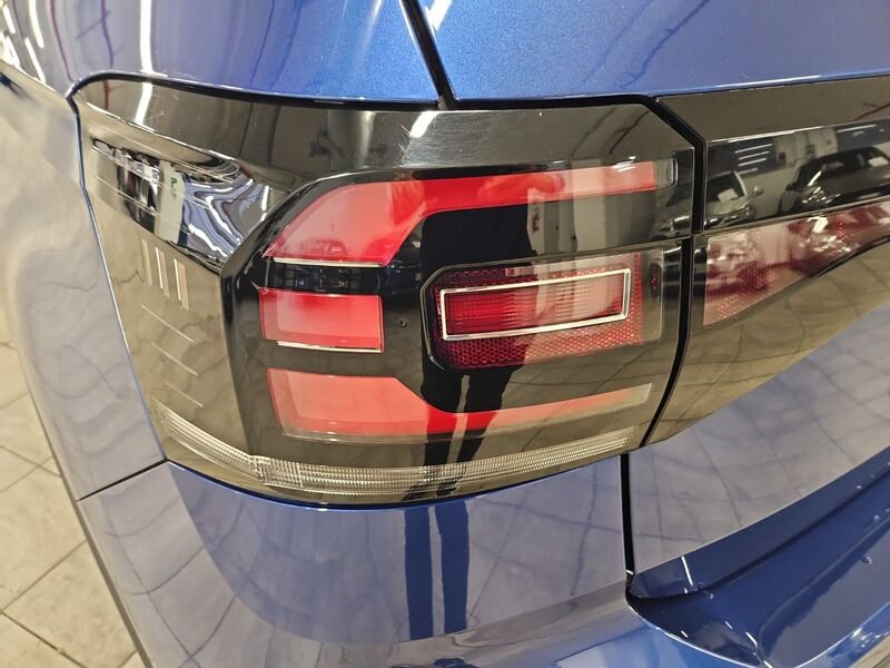 https://cdn-dk.caraffinity.it/dealer/datafiles/vehicle/images/800/34532/99mFnafp01Qnx2qh.jpg?opacity=20&size=16&position=TOP_LEFT&border=8&watermark=%2Fdealer%2Fdatafiles%2Fvehicle%2Fimages%2Fwatermark%2F34532%2F716c528d-f67b-4feb-9b17-395e3ff9cab9.png