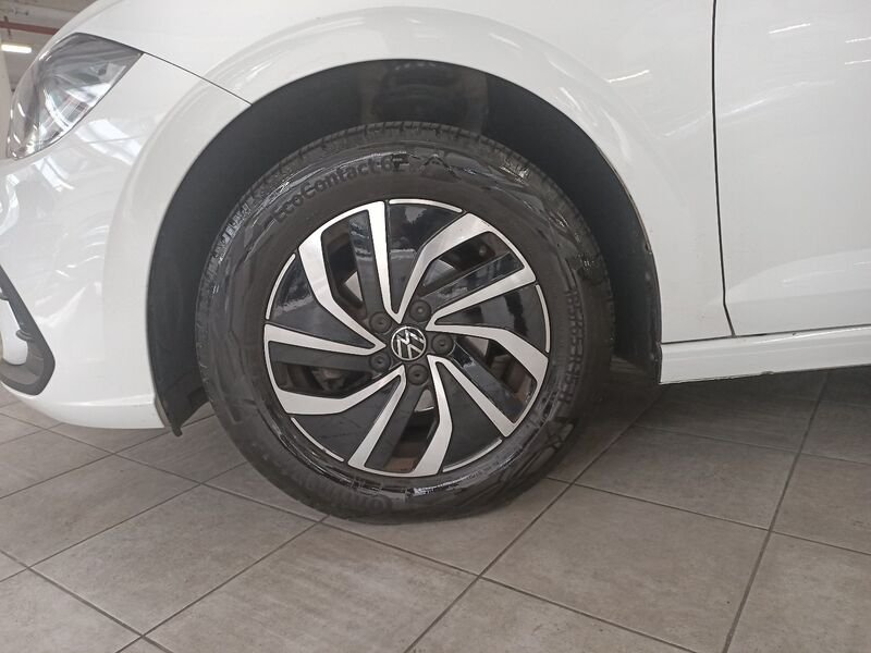 https://cdn-dk.caraffinity.it/dealer/datafiles/vehicle/images/800/34532/9fANHNQ7Dl99C9Rw.jpg?opacity=20&size=16&position=TOP_LEFT&border=8&watermark=%2Fdealer%2Fdatafiles%2Fvehicle%2Fimages%2Fwatermark%2F34532%2F716c528d-f67b-4feb-9b17-395e3ff9cab9.png