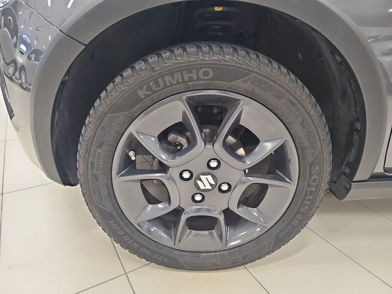 https://cdn-dk.caraffinity.it/dealer/datafiles/vehicle/images/800/34532/BhaBGmcmeU71N1WG.jpg?opacity=20&size=16&position=TOP_LEFT&border=8&watermark=%2Fdealer%2Fdatafiles%2Fvehicle%2Fimages%2Fwatermark%2F34532%2F716c528d-f67b-4feb-9b17-395e3ff9cab9.png