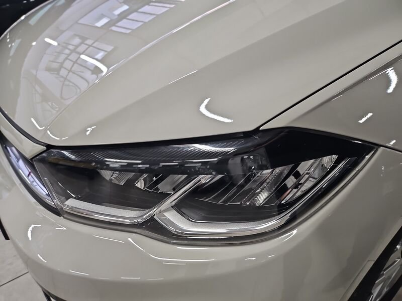 https://cdn-dk.caraffinity.it/dealer/datafiles/vehicle/images/800/34532/Ie5TIWFdw1TuGgib.jpg?opacity=20&size=16&position=TOP_LEFT&border=8&watermark=%2Fdealer%2Fdatafiles%2Fvehicle%2Fimages%2Fwatermark%2F34532%2F716c528d-f67b-4feb-9b17-395e3ff9cab9.png
