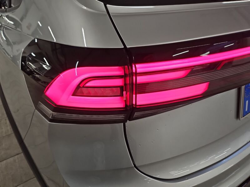 https://cdn-dk.caraffinity.it/dealer/datafiles/vehicle/images/800/34532/JNyn1xfzG2e7ZJUr.jpg?opacity=20&size=16&position=TOP_LEFT&border=8&watermark=%2Fdealer%2Fdatafiles%2Fvehicle%2Fimages%2Fwatermark%2F34532%2F716c528d-f67b-4feb-9b17-395e3ff9cab9.png