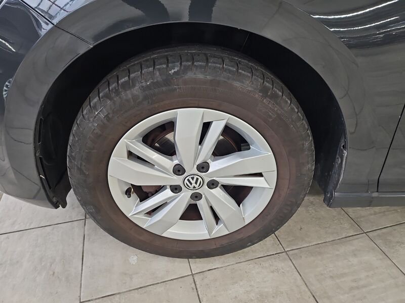 https://cdn-dk.caraffinity.it/dealer/datafiles/vehicle/images/800/34532/MPNAdXimJHQZOCGc.jpg?opacity=20&size=16&position=TOP_LEFT&border=8&watermark=%2Fdealer%2Fdatafiles%2Fvehicle%2Fimages%2Fwatermark%2F34532%2F716c528d-f67b-4feb-9b17-395e3ff9cab9.png