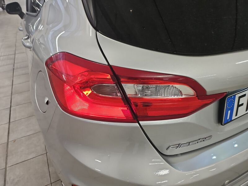 https://cdn-dk.caraffinity.it/dealer/datafiles/vehicle/images/800/34532/PSC9SvNSZL2DNoJX.jpg?opacity=20&size=16&position=TOP_LEFT&border=8&watermark=%2Fdealer%2Fdatafiles%2Fvehicle%2Fimages%2Fwatermark%2F34532%2F716c528d-f67b-4feb-9b17-395e3ff9cab9.png