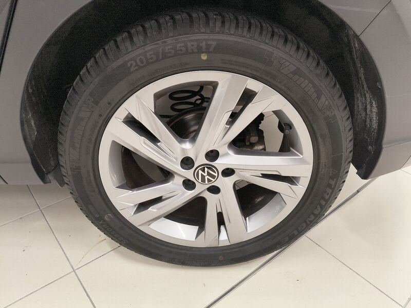 https://cdn-dk.caraffinity.it/dealer/datafiles/vehicle/images/800/34532/pMz1k7kICgxcahRn.jpg?opacity=20&size=16&position=TOP_LEFT&border=8&watermark=%2Fdealer%2Fdatafiles%2Fvehicle%2Fimages%2Fwatermark%2F34532%2F716c528d-f67b-4feb-9b17-395e3ff9cab9.png