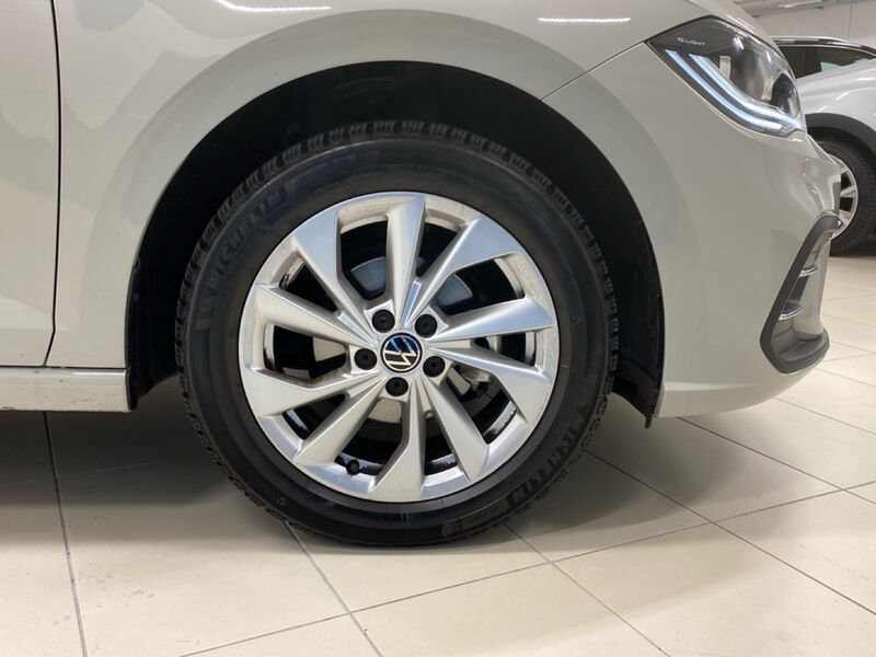https://cdn-dk.caraffinity.it/dealer/datafiles/vehicle/images/800/34532/qEfDz76s11xrsSFF.jpg?opacity=20&size=16&position=TOP_LEFT&border=8&watermark=%2Fdealer%2Fdatafiles%2Fvehicle%2Fimages%2Fwatermark%2F34532%2F716c528d-f67b-4feb-9b17-395e3ff9cab9.png