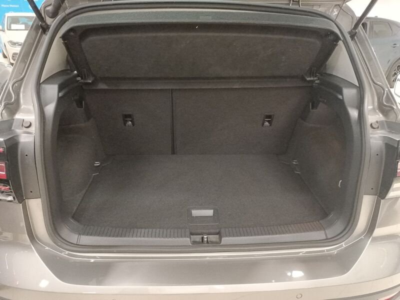 https://cdn-dk.caraffinity.it/dealer/datafiles/vehicle/images/800/34532/s2MEVL15lNEdVdOc.jpg?opacity=20&size=16&position=TOP_LEFT&border=8&watermark=%2Fdealer%2Fdatafiles%2Fvehicle%2Fimages%2Fwatermark%2F34532%2F716c528d-f67b-4feb-9b17-395e3ff9cab9.png