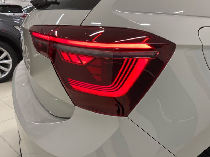 https://cdn-dk.caraffinity.it/dealer/datafiles/vehicle/images/800/34532/x9JELJr5RyCiGmAt.jpg?opacity=20&size=16&position=TOP_LEFT&border=8&watermark=%2Fdealer%2Fdatafiles%2Fvehicle%2Fimages%2Fwatermark%2F34532%2F716c528d-f67b-4feb-9b17-395e3ff9cab9.png