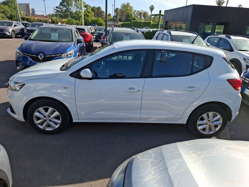 https://cdn-dk.caraffinity.it/dealer/datafiles/vehicle/images/800/35020/0EQVvOuGx8zf2KAD.jpg
