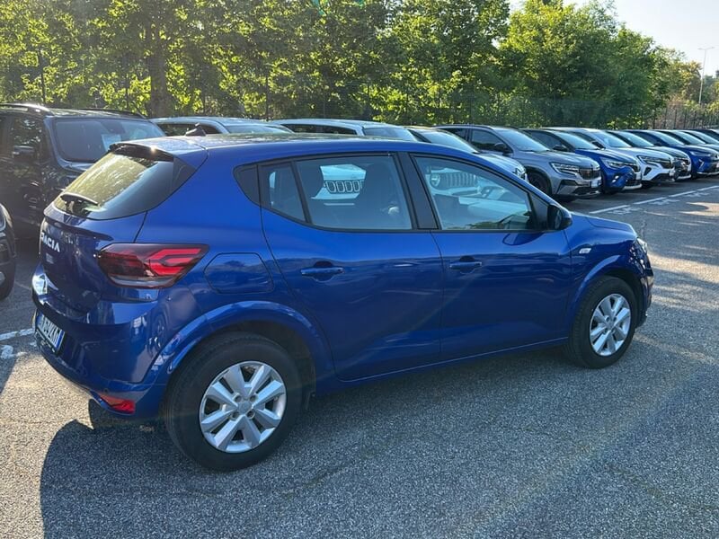 https://cdn-dk.caraffinity.it/dealer/datafiles/vehicle/images/800/35020/0R4oW1wyOSLnGhRy.jpg