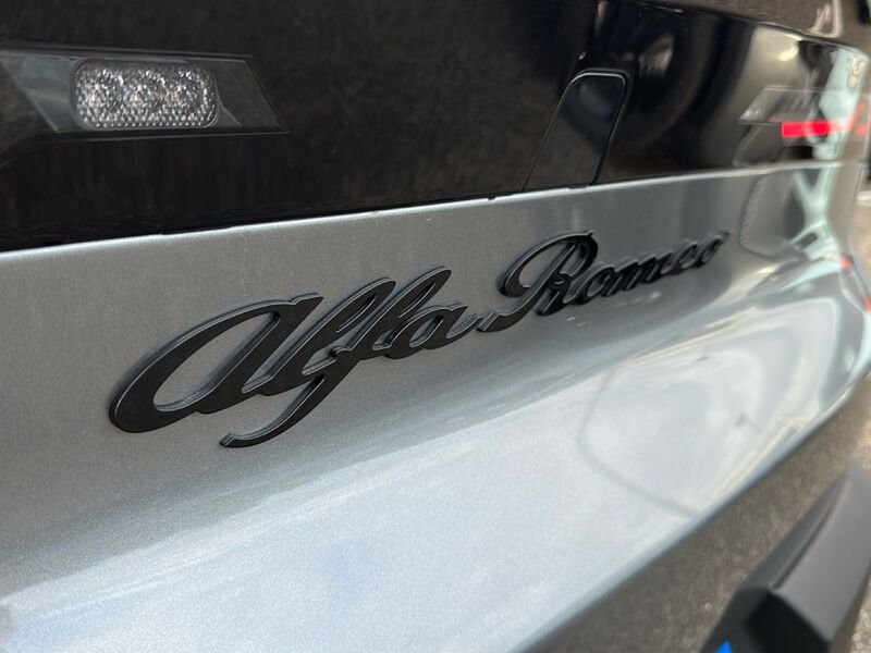 https://cdn-dk.caraffinity.it/dealer/datafiles/vehicle/images/800/35020/1o66Cg5kREfS2z1V.jpg