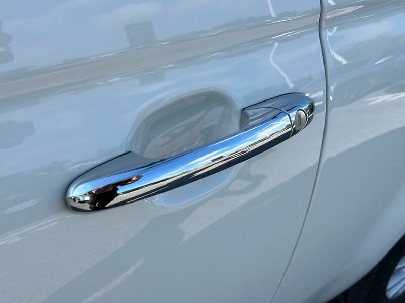 https://cdn-dk.caraffinity.it/dealer/datafiles/vehicle/images/800/35020/9b5bTZUG71Z4B23V.jpg