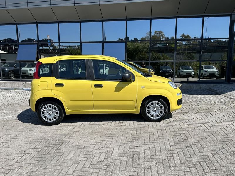 https://cdn-dk.caraffinity.it/dealer/datafiles/vehicle/images/800/35020/Aj65Juzr8ZmkVnHX.JPG?opacity=0&size=100&position=CENTER&border=0&watermark=%2Fdealer%2Fdatafiles%2Fvehicle%2Fimages%2Fwatermark%2F35020%2F11df23f7-a6dd-4f18-975f-aedc49834c70.png