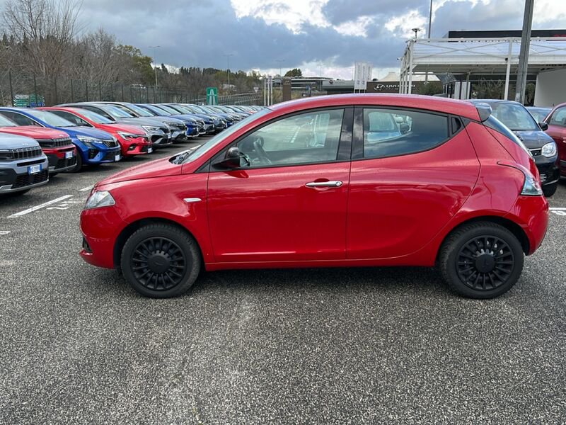 https://cdn-dk.caraffinity.it/dealer/datafiles/vehicle/images/800/35020/CifUxBZDMe8h4TUN.jpg?opacity=0&size=100&position=CENTER&border=0&watermark=%2Fdealer%2Fdatafiles%2Fvehicle%2Fimages%2Fwatermark%2F35020%2F11df23f7-a6dd-4f18-975f-aedc49834c70.png