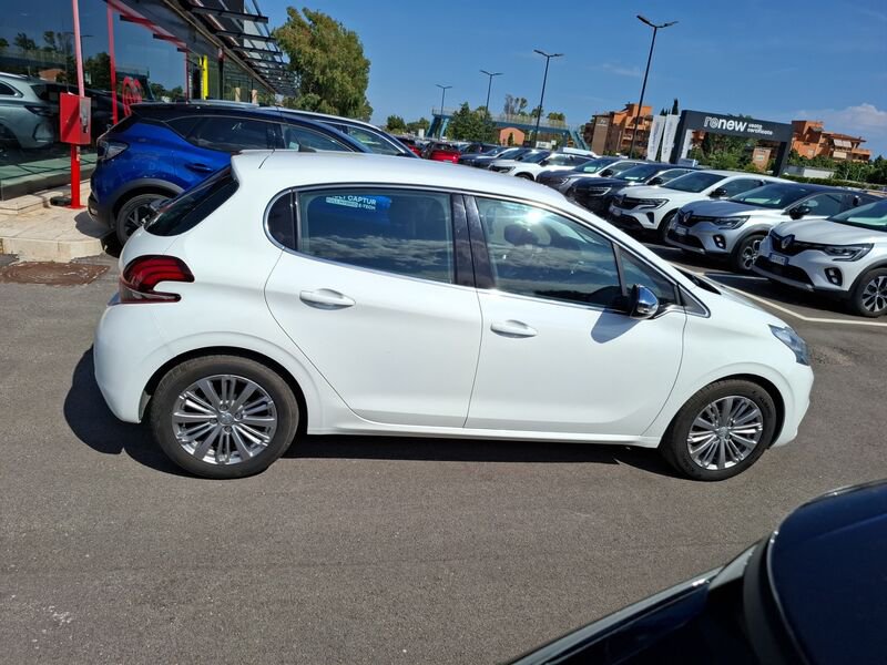 https://cdn-dk.caraffinity.it/dealer/datafiles/vehicle/images/800/35020/EY9aE36pF8eidq89.jpg?opacity=0&size=100&position=CENTER&border=0&watermark=%2Fdealer%2Fdatafiles%2Fvehicle%2Fimages%2Fwatermark%2F35020%2F11df23f7-a6dd-4f18-975f-aedc49834c70.png