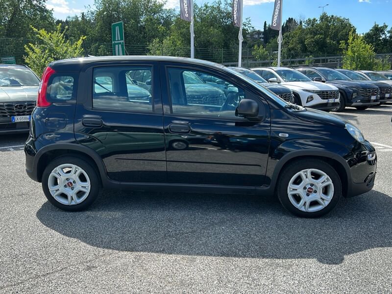 https://cdn-dk.caraffinity.it/dealer/datafiles/vehicle/images/800/35020/FLBMgnQp9cHN1fok.jpg