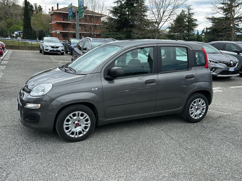 https://cdn-dk.caraffinity.it/dealer/datafiles/vehicle/images/800/35020/KrEwsMZCGM7DNKoM.jpg
