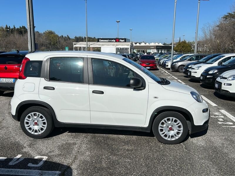 https://cdn-dk.caraffinity.it/dealer/datafiles/vehicle/images/800/35020/OG2wxcwMu2DLOKNB.jpg