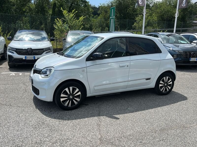 https://cdn-dk.caraffinity.it/dealer/datafiles/vehicle/images/800/35020/PIfxrWJZunZriZ82.jpg