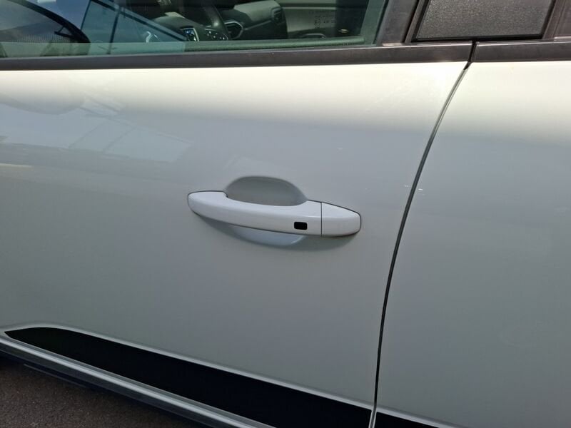 https://cdn-dk.caraffinity.it/dealer/datafiles/vehicle/images/800/35020/Pn90GLVDDGZw6zi2.jpg