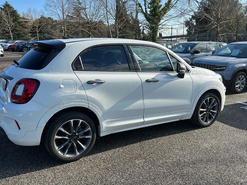 https://cdn-dk.caraffinity.it/dealer/datafiles/vehicle/images/800/35020/QwL2NcGXBrcuSfFa.jpg