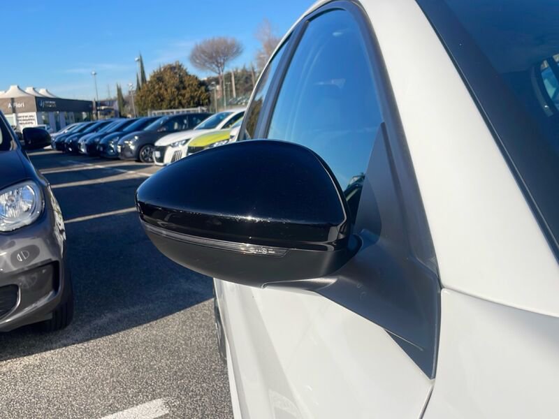 https://cdn-dk.caraffinity.it/dealer/datafiles/vehicle/images/800/35020/RC7bawJULLSrooN1.jpg