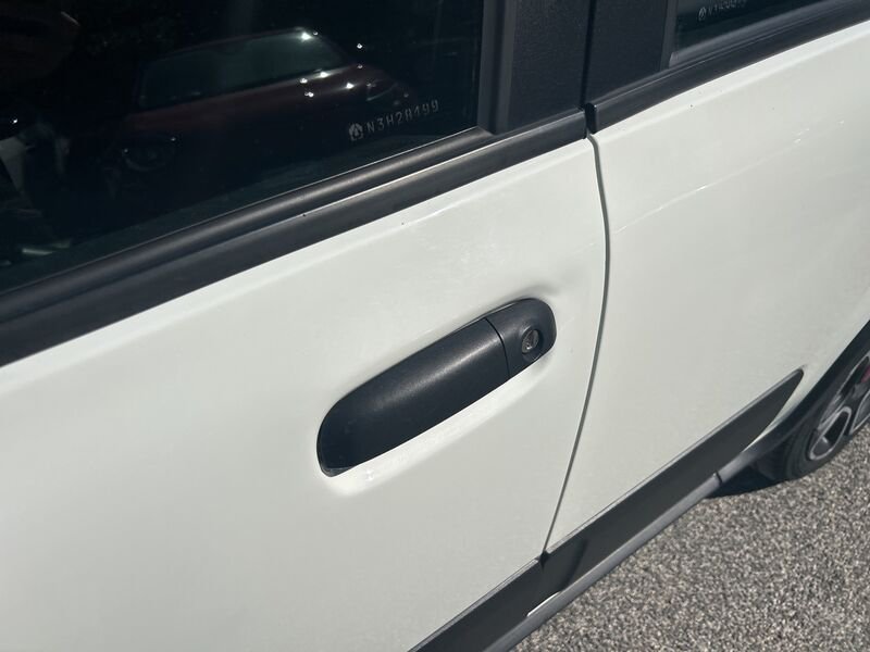 https://cdn-dk.caraffinity.it/dealer/datafiles/vehicle/images/800/35020/TtJ38POD3sbA5OYF.jpg