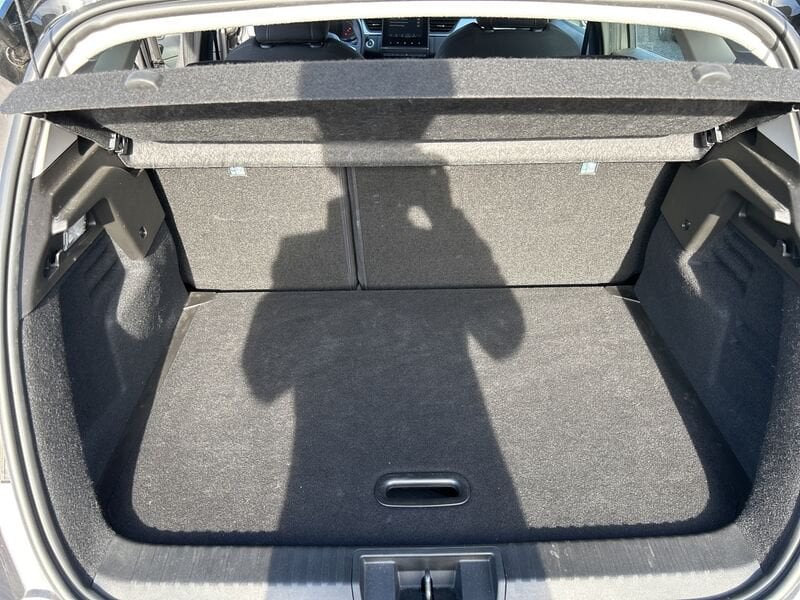 https://cdn-dk.caraffinity.it/dealer/datafiles/vehicle/images/800/35020/UC6B381VP1HpwsKQ.jpg