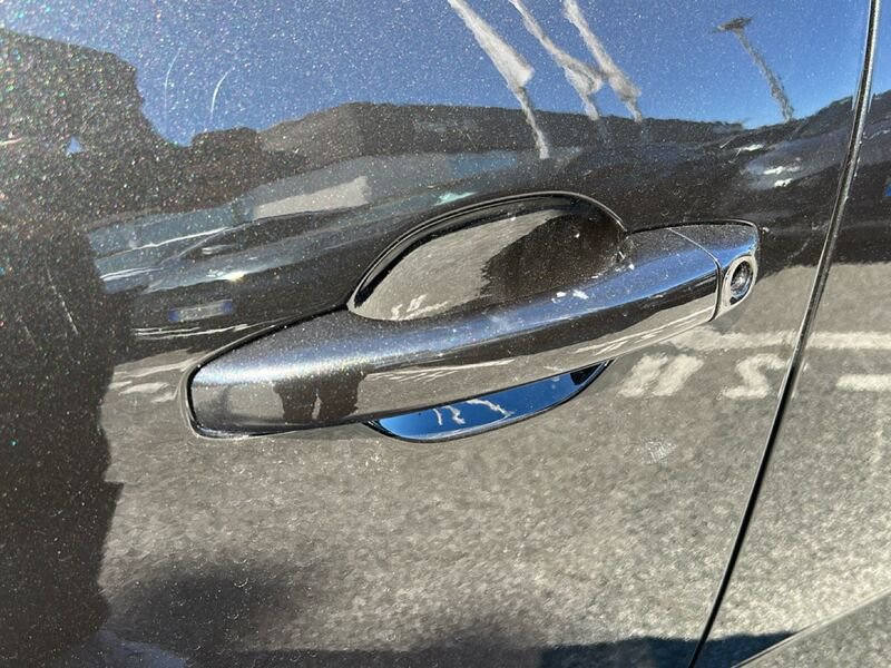 https://cdn-dk.caraffinity.it/dealer/datafiles/vehicle/images/800/35020/UlkKHIZSc7dKwapU.jpg