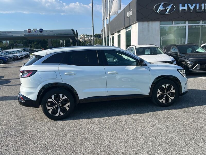 https://cdn-dk.caraffinity.it/dealer/datafiles/vehicle/images/800/35020/VGSzkktrLGHOezl8.jpg