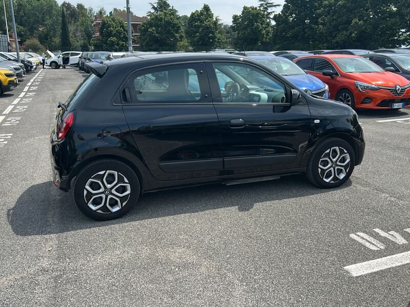 https://cdn-dk.caraffinity.it/dealer/datafiles/vehicle/images/800/35020/XvXJJlI6DSTCbgIZ.jpg