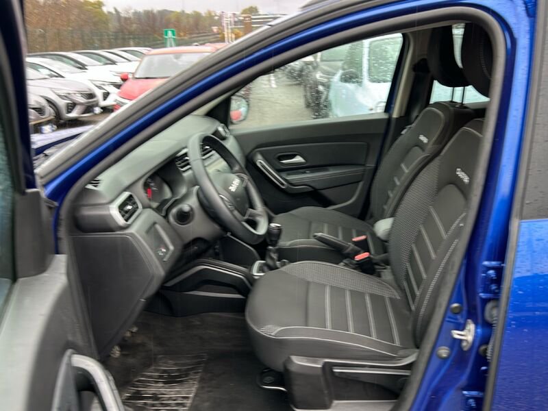 https://cdn-dk.caraffinity.it/dealer/datafiles/vehicle/images/800/35020/czEJoQAADM6TrLn9.jpg