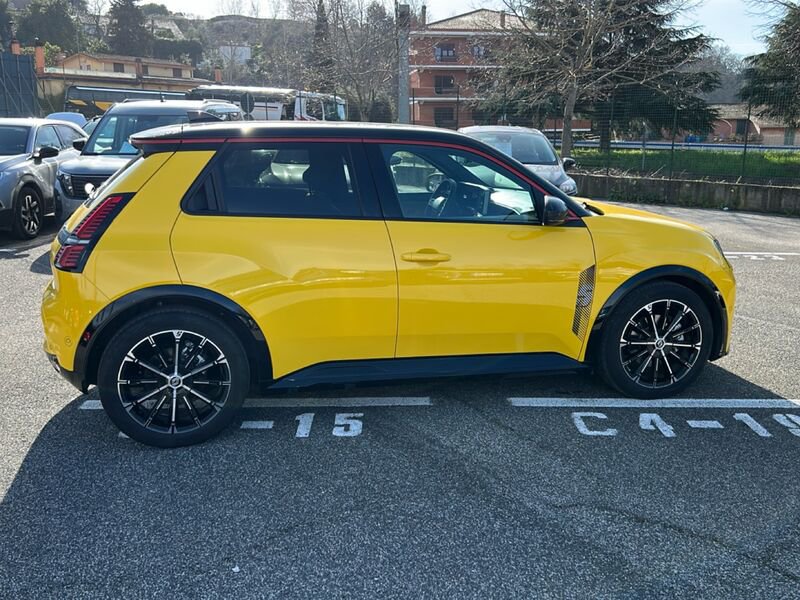 https://cdn-dk.caraffinity.it/dealer/datafiles/vehicle/images/800/35020/hKPfFGRjVitmviFo.jpg