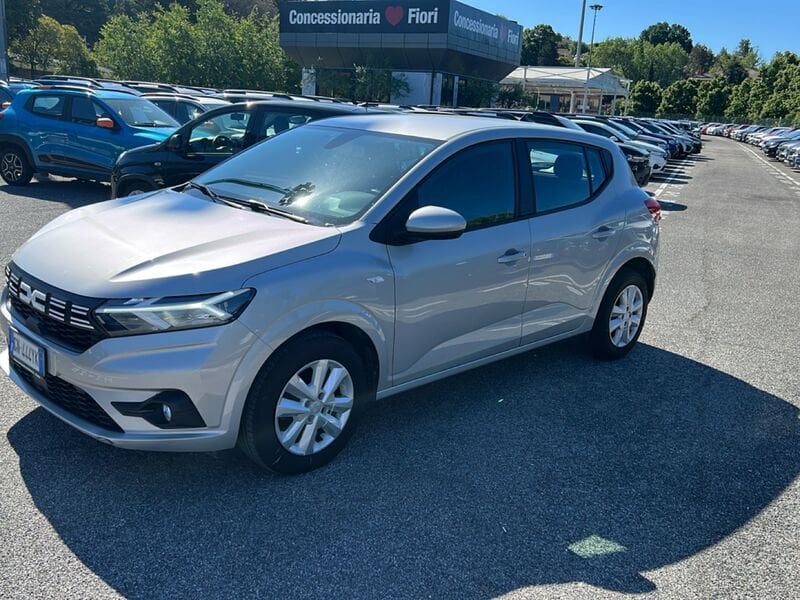 https://cdn-dk.caraffinity.it/dealer/datafiles/vehicle/images/800/35020/jNeXehDUA1BKpwUi.jpg