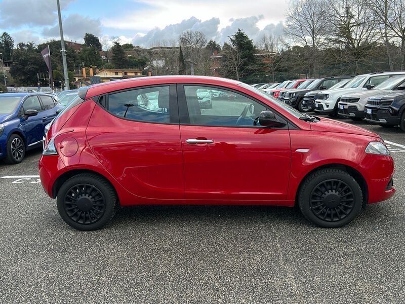 https://cdn-dk.caraffinity.it/dealer/datafiles/vehicle/images/800/35020/l3KfBdh2l0Cbesl3.jpg?opacity=0&size=100&position=CENTER&border=0&watermark=%2Fdealer%2Fdatafiles%2Fvehicle%2Fimages%2Fwatermark%2F35020%2F11df23f7-a6dd-4f18-975f-aedc49834c70.png