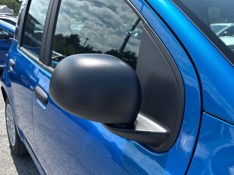 https://cdn-dk.caraffinity.it/dealer/datafiles/vehicle/images/800/35020/nOTVyVR8wk0rTGvF.jpg?opacity=0&size=100&position=CENTER&border=0&watermark=%2Fdealer%2Fdatafiles%2Fvehicle%2Fimages%2Fwatermark%2F35020%2F11df23f7-a6dd-4f18-975f-aedc49834c70.png