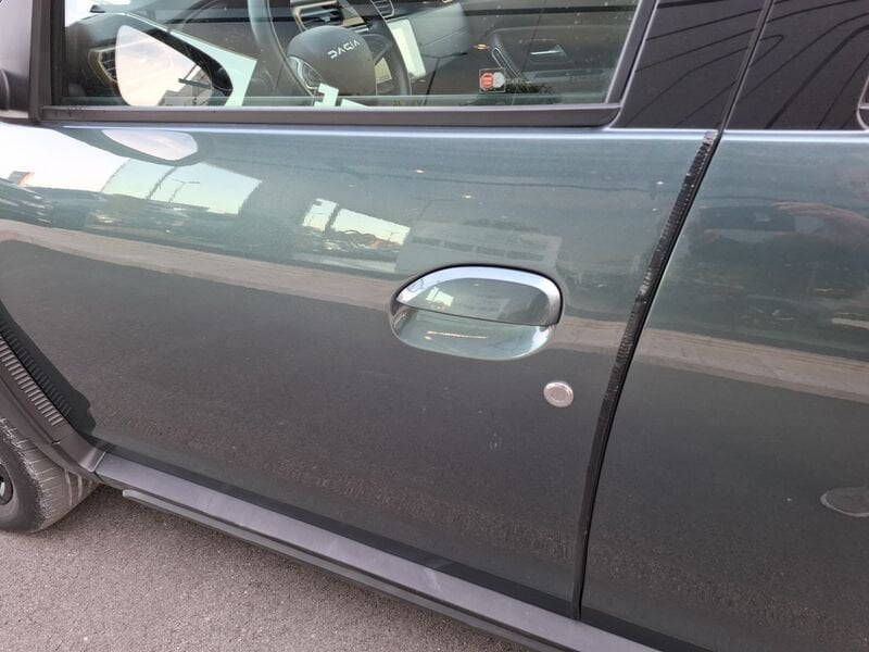 https://cdn-dk.caraffinity.it/dealer/datafiles/vehicle/images/800/35020/qASorc122KGEuNZs.jpg