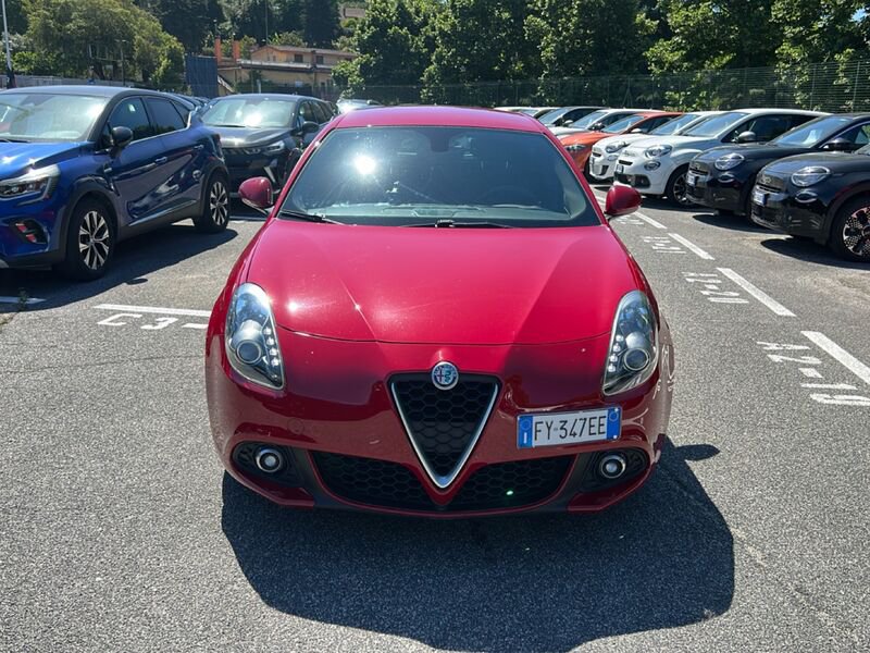 https://cdn-dk.caraffinity.it/dealer/datafiles/vehicle/images/800/35020/r6hYmsbBcOK76A82.jpg?opacity=0&size=100&position=CENTER&border=0&watermark=%2Fdealer%2Fdatafiles%2Fvehicle%2Fimages%2Fwatermark%2F35020%2F11df23f7-a6dd-4f18-975f-aedc49834c70.png