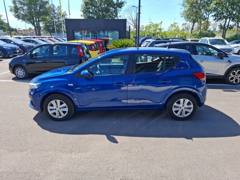 https://cdn-dk.caraffinity.it/dealer/datafiles/vehicle/images/800/35020/sqp43Yb7TTI0vyD7.jpg