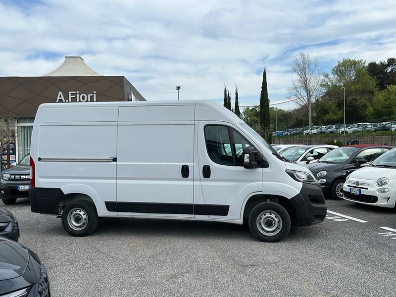https://cdn-dk.caraffinity.it/dealer/datafiles/vehicle/images/800/35020/u2zho0YFgquwt22V.jpg