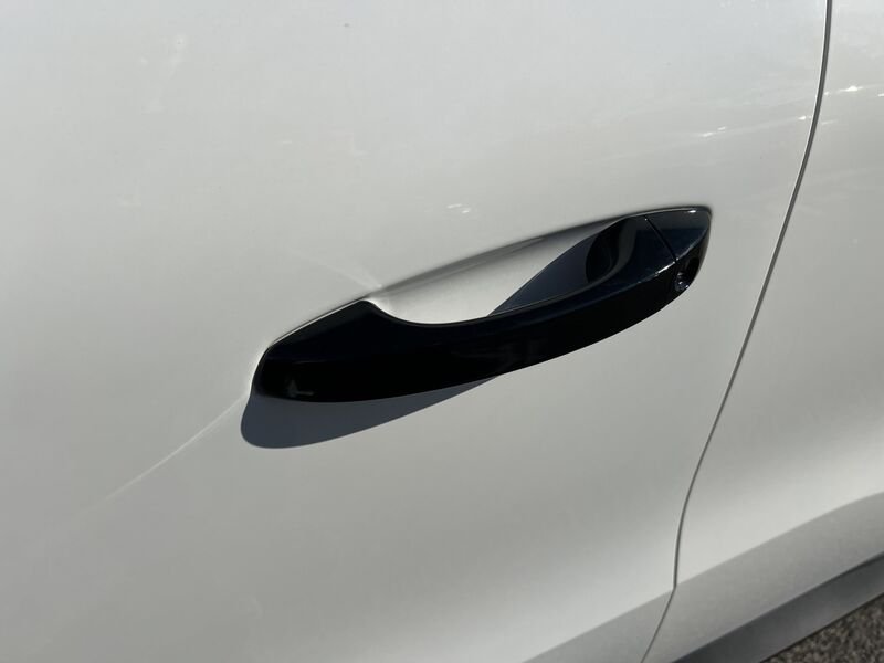 https://cdn-dk.caraffinity.it/dealer/datafiles/vehicle/images/800/35020/uluEw2SPhQb47gF7.jpg?opacity=0&size=100&position=CENTER&border=0&watermark=%2Fdealer%2Fdatafiles%2Fvehicle%2Fimages%2Fwatermark%2F35020%2F11df23f7-a6dd-4f18-975f-aedc49834c70.png
