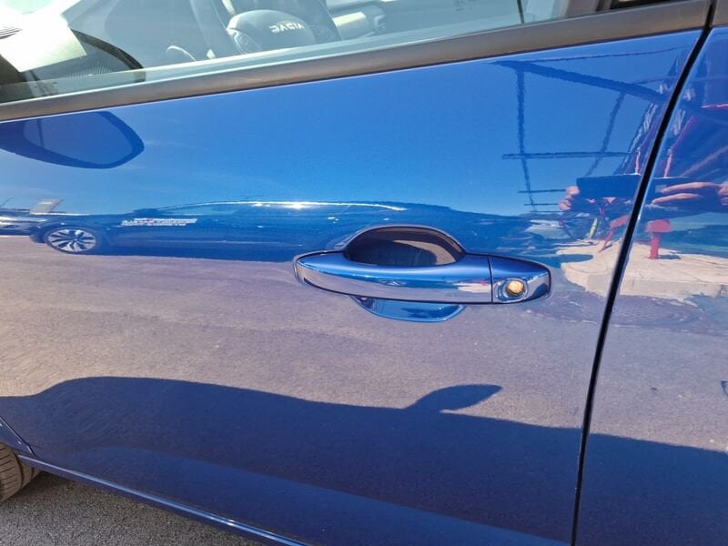 https://cdn-dk.caraffinity.it/dealer/datafiles/vehicle/images/800/35020/x42jbzIdi5J2BH5a.jpg